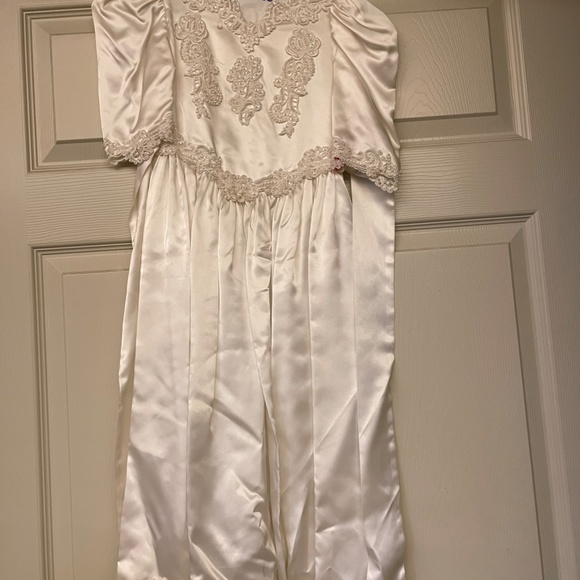 Flower Girl Dress or First Communion Dress - Picture 3 of 3